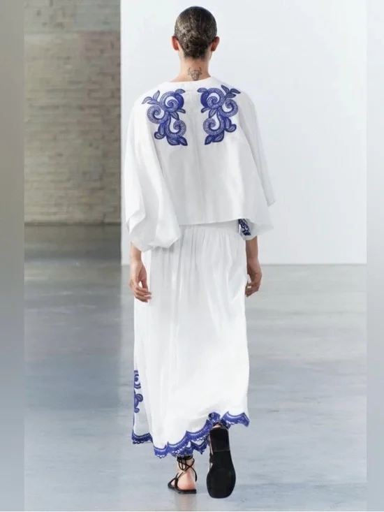 Zara Two Piece Set - White / Navy Floral Embroidery - Picture 7 of 7